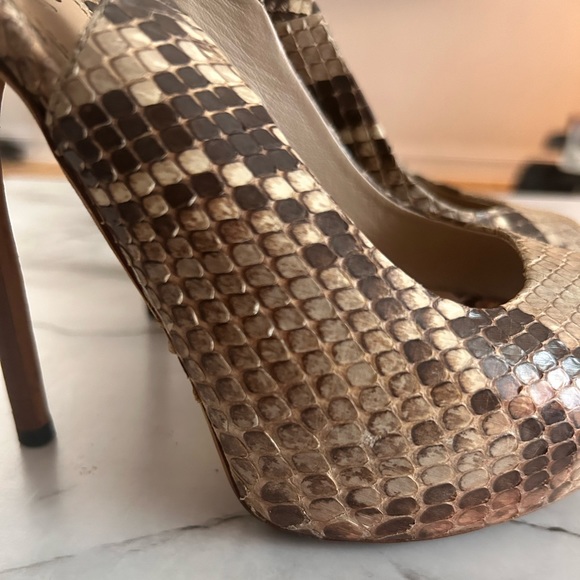 Authentic Gucci Snake Print Platform Pumps - Picture 5 of 8